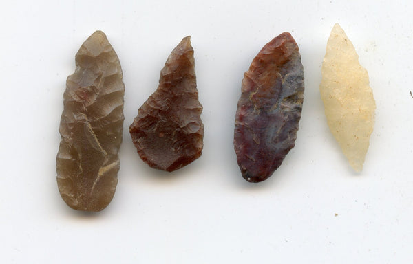 Lot of 4 various stone arrowheads, North Africa, Neolithic period, c.5000-3000 BC