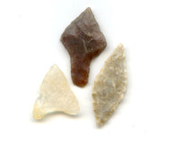 Lot of 3 various stone arrowheads, North Africa, Neolithic period, c.5000-3000 BC