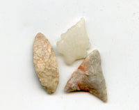 Lot of 3 various stone arrowheads, North Africa, Neolithic period, c.5000-3000 BC