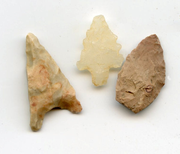 Lot of 3 various stone arrowheads, North Africa, Neolithic period, c.5000-3000 BC