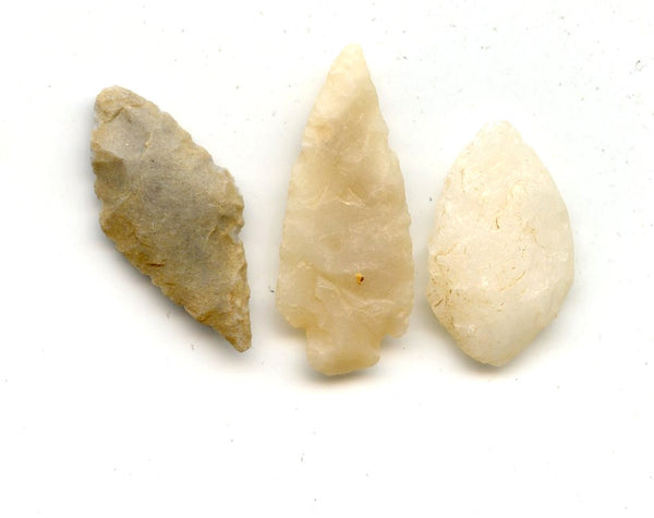 Lot of 3 various stone arrowheads, North Africa, Neolithic period, c.5000-3000 BC