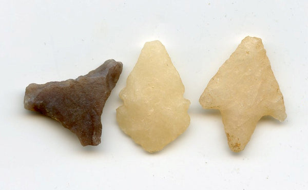 Lot of 3 various stone arrowheads, North Africa, Neolithic period, c.5000-3000 BC